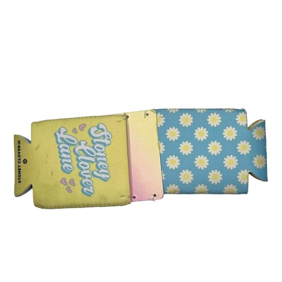 Stoney Clover Lane X Target Daisy Can Sleeve Koozie NEW - Picture 3 of 3